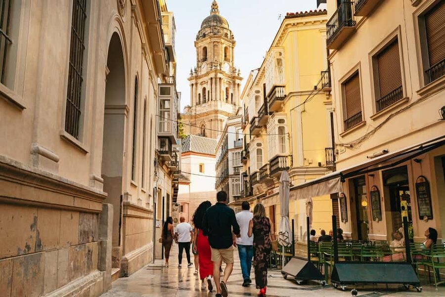 Malaga's tradition and tapas tour with Official Guide - Entering Malaga’s Tapas Rhythm From the Oldest Wine-Tasting Door