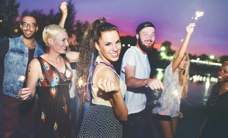 Malaga: Sailing Catamaran Sunset Cruise with Live DJ & Drink - Why This Málaga Sunset Cruise Feels Special on the Water