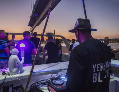 Sailing Catamaran Sunset Cruise with Live DJ & Drink