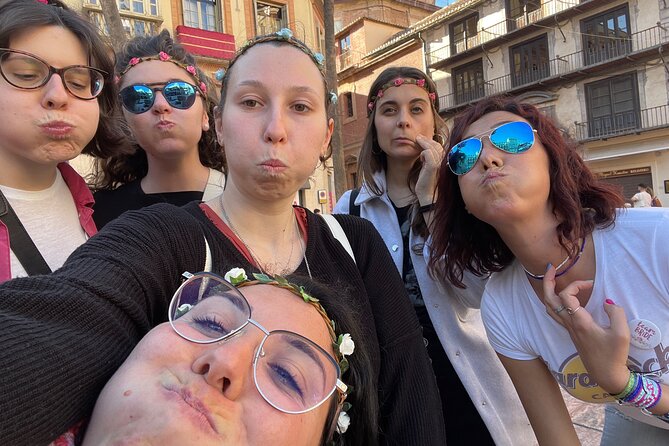 Malaga Scavenger Hunt and Sights Self-Guided Tour - Stop 1 Alcazaba, your first clue set and on-site answers
