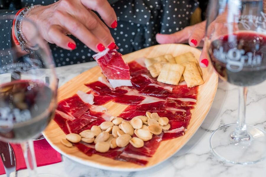 Malaga: Show and Food at Alegría Flamenco and Restaurant - Who Should Book Alegría Flamenco in Malaga (and Who Might Not Love It)
