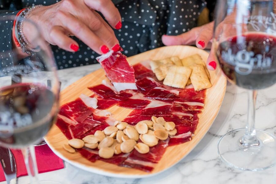 Malaga: Show and Food at Alegría Flamenco and Restaurant - Should You Book This Alegría Flamenco and Food Evening in Malaga?
