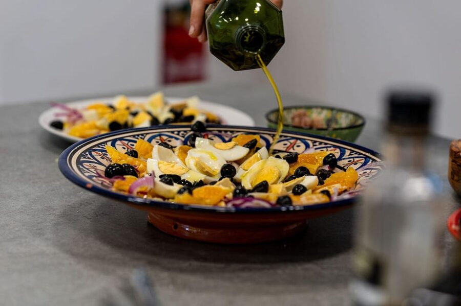 Málaga: Spanish Cooking Workshop with Paella and Sangria - The class rhythm: how a 3-hour workshop stays fun