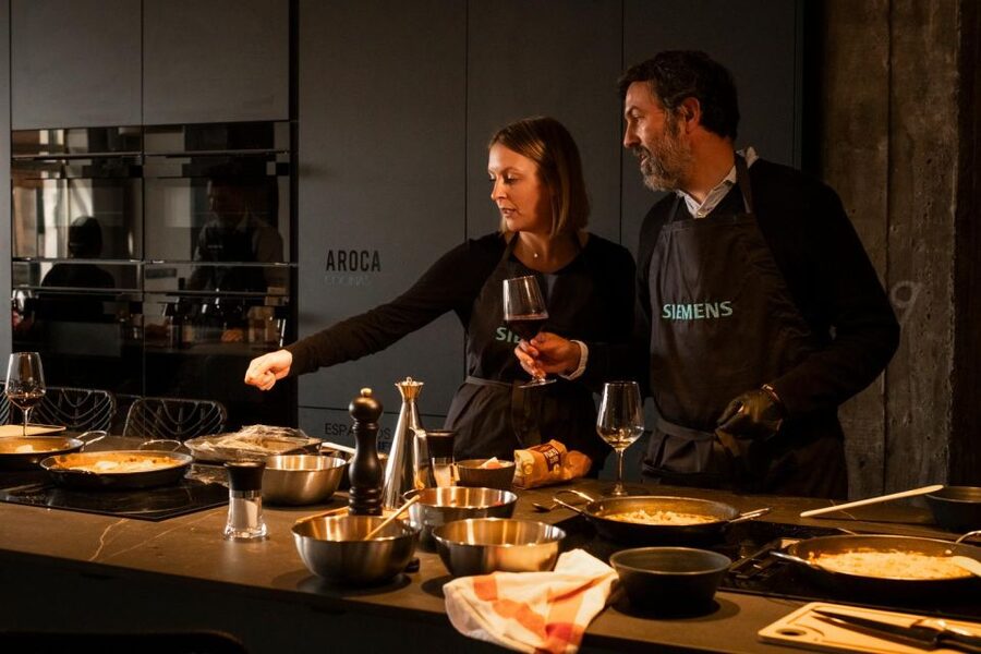 Malaga: The Ultimate Tapas Workshop with Market Visit - Tapas with a point, not just a cooking class