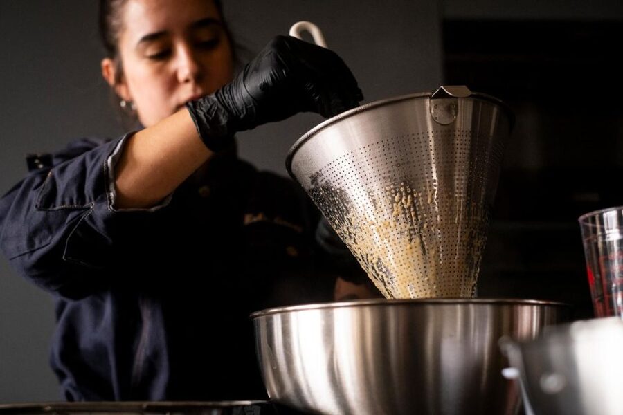 Malaga: The Ultimate Tapas Workshop with Market Visit - Who this Malaga tapas workshop suits best