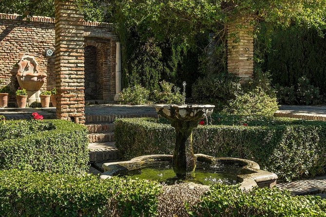 Malaga Tour with Cathedral, Alcazaba and Roman Theatre - How to make the tour smoother: hearing, crowds, and your shoes