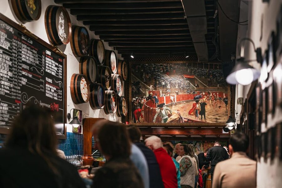 Málaga: Traditional Andalusian Tapas and Wine Tour - Key highlights worth planning for