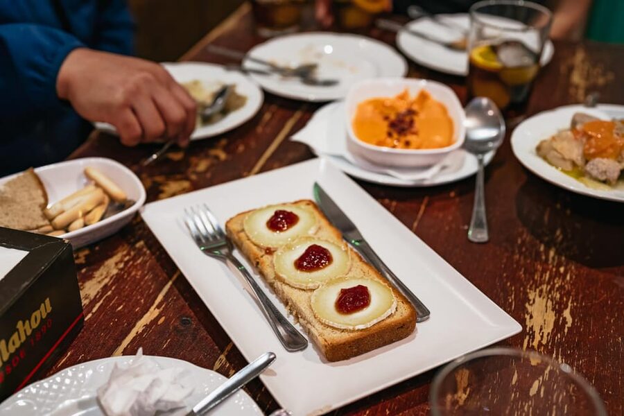 Málaga: Traditional Andalusian Tapas and Wine Tour - Why this Málaga tapas and wine tour feels different from the usual food run