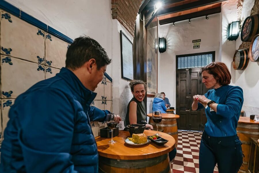 Málaga: Traditional Andalusian Tapas and Wine Tour - The wine lesson that actually helps you taste (grapes, style, and what to notice)