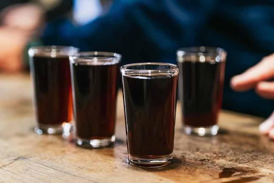 Málaga: Traditional Andalusian Tapas and Wine Tour - Pacing, group size, and what to wear for 2.5 hours of tapas hopping