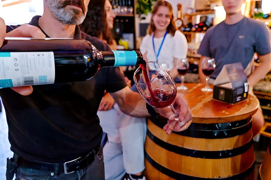 Malaga: Wine and Tapas Tour with Tastings and Drinks - Key highlights that make this tour worth your night