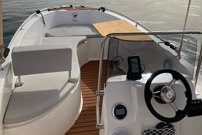 MANGO 5m 5pax - Unlicensed boat in Puerto Banus, Marbella - What This Self-Drive Boat Rental in Puerto Banús Really Means