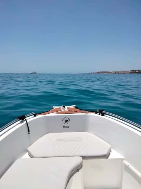 MANGO BOAT - Unlicensed boat in Puerto Banús - On the water: what typically happens during your sea time
