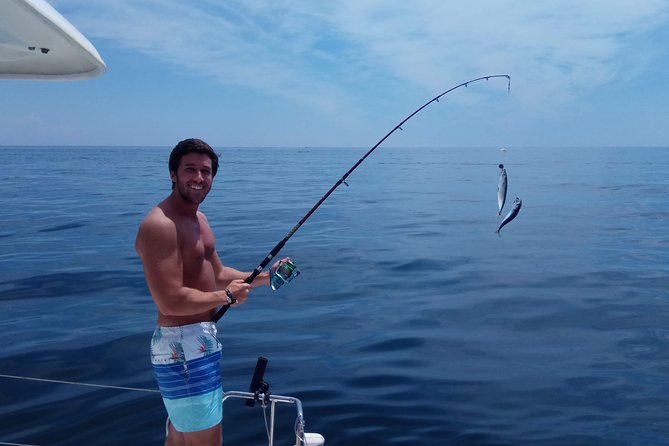 Marbella 3-hour Catamaran Group Excursion with Dolphin Watching - When the sea is rough: how to protect your comfort