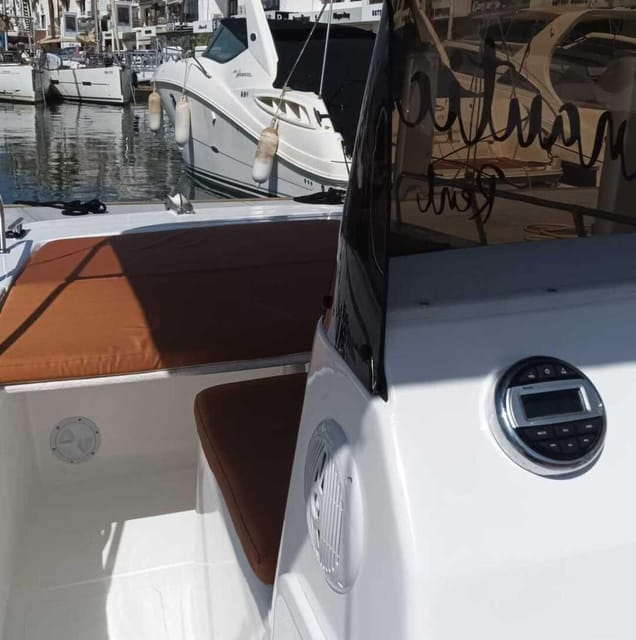 Marbella: Boat Rental without License - Safety, deposits, and what to do if you start feeling off