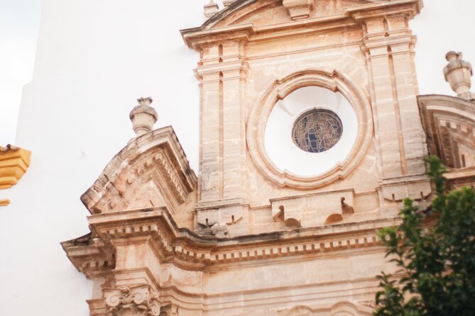 Marbella: City Highlights Tour - Guide quality and group size: what you should hope for