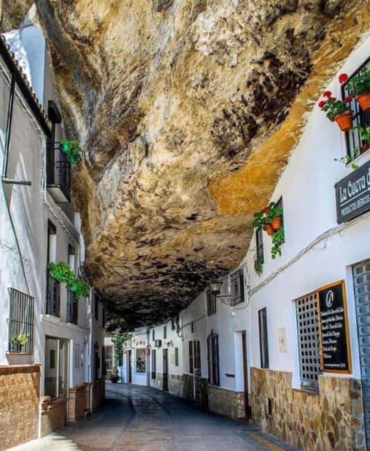 Marbella/Estepona: Ronda and Setenil de las Bodegas - Setenil de las Bodegas: Cave Streets Between Cuevas de Sol and Cuevas de Sombra