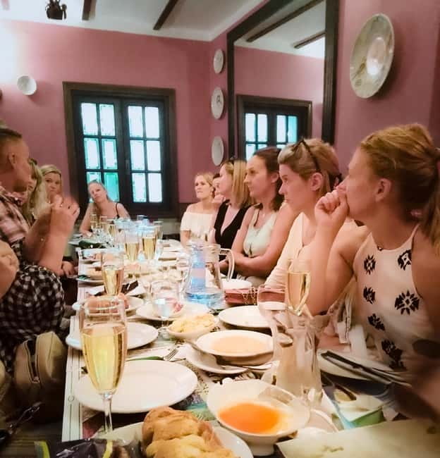 Marbella: Hidden Taverns, Tapas & Wine in the Old Town - Turning Old Town Marbella into a tasting route