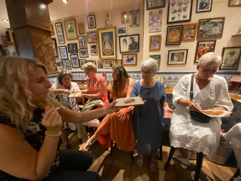 Marbella: Hidden Taverns, Tapas & Wine in the Old Town - The first 15 minutes of Old Town storytelling