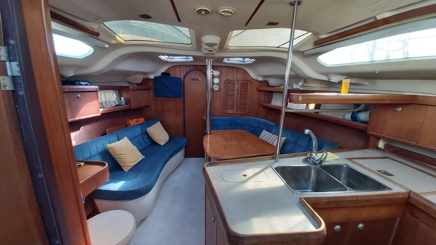 Marbella, Port Banus : SAILING Tour on Private Sailing Boat - Who This Private Sailing Tour Is Best For