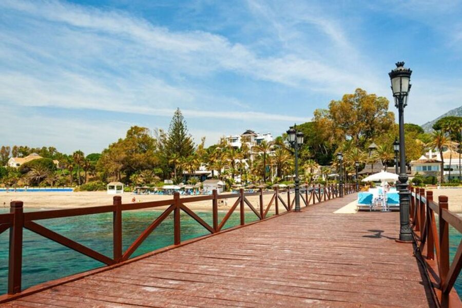 Marbella: Private Customizable Walking Tour with Guide - Meeting Up, Then Getting Oriented With a Photo Stop