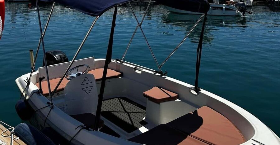 Marbella: Puerto Banús Boat Rental with No License Needed - Quick hits before you go