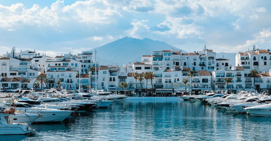 Marbella: Self-Drive Boat Rental - Crew Support, Friendliness, and Photo Help