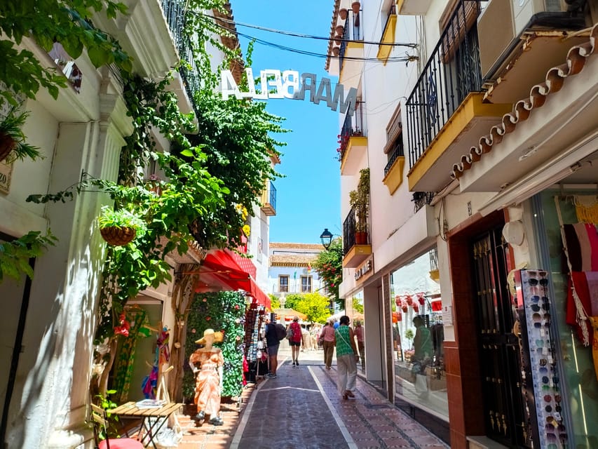 Marbella: Sightseeing Walking Tour - Marbella in 90 minutes: why this walking format fits