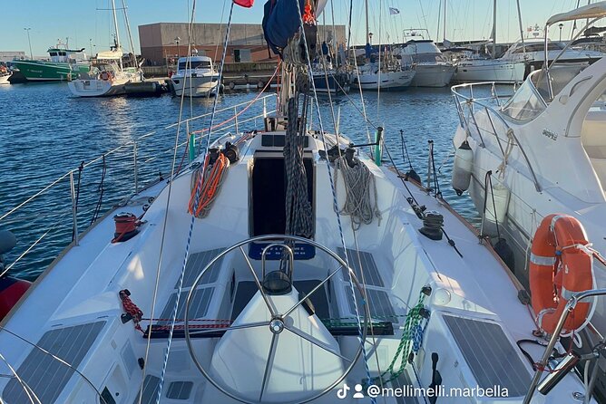 Marbella- sunset from a sailboat with drinks - Timing: why you should show up 10-15 minutes early