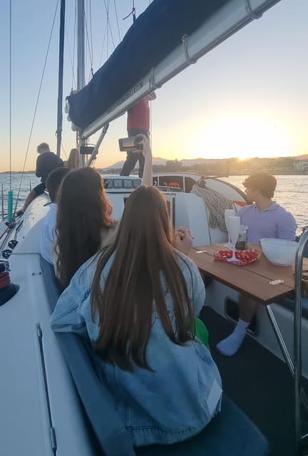 Marbella: sunset sailboat trip Drinks-Snacks,2 hour - Drinks, Snacks, and Music: How They Set the Mood
