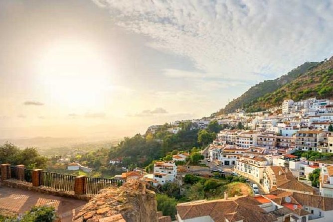 Mijas Village Private Tour from Malaga and Surrounding Areas - Tapas-Style Snack and Refreshment: What to Expect From the Included Break