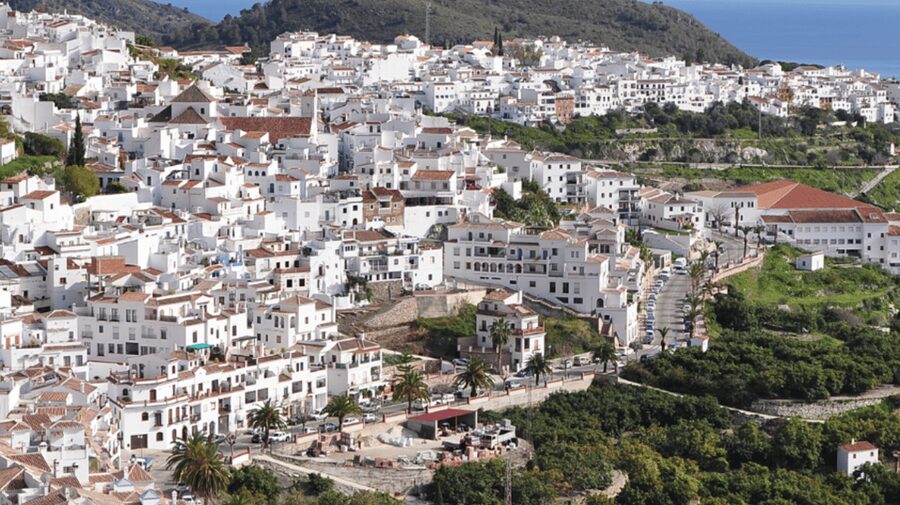 Nerja and Frigiliana from Málaga: the mountain and the sea - Nerja town time: Balcony of Europe and sea-front wandering