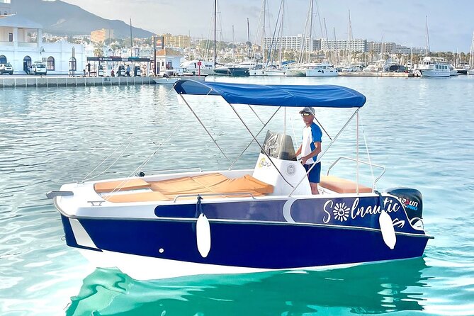 New 2025!! Unlicensed boat for dolphin watching - On-Board Comfort: Life Jackets, Solarium, Mattresses, and Shade