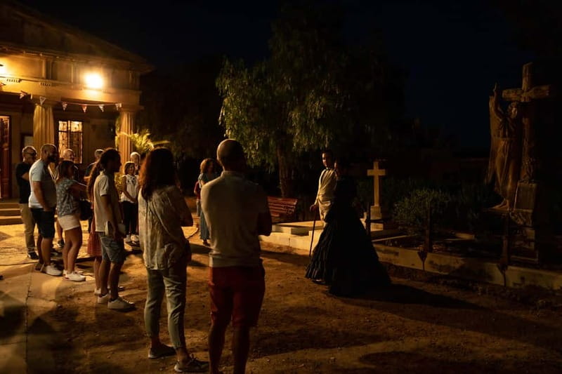 Night theatrical visit to the English cemetery - Practical Walkthrough: What the 1.5 Hours Feels Like on the Ground