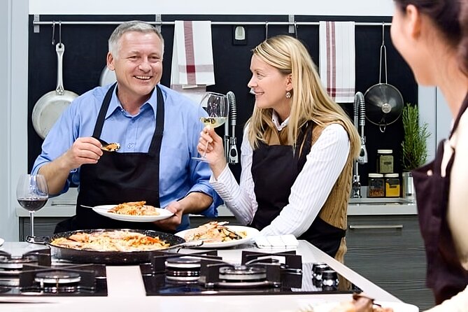 Paella Cooking Class with English Guide in Malaga - Atarazanas Market to Apron: Why This Paella Class Works in Malaga