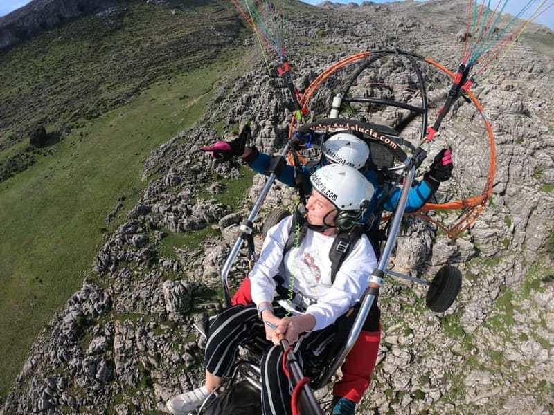 Paramotoring in Ronda (Malaga), near Marbella - The 40-minute experience: more time over Ronda and the mountain area