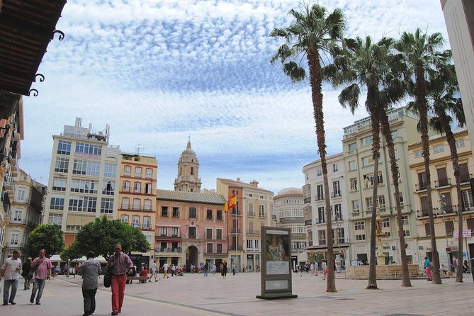 Picasso roots Private Walking Tour in Central Malaga - Stop 5: Why Malaga has a Picasso museum, through family lending