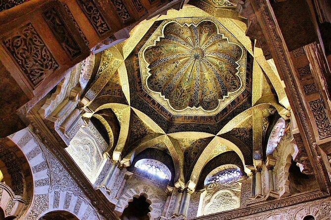 Private Cordoba & Seville Tour with a Finale Horse Carriage Ride - Plaza de España horse carriage ride: a classic ending with a panoramic payoff