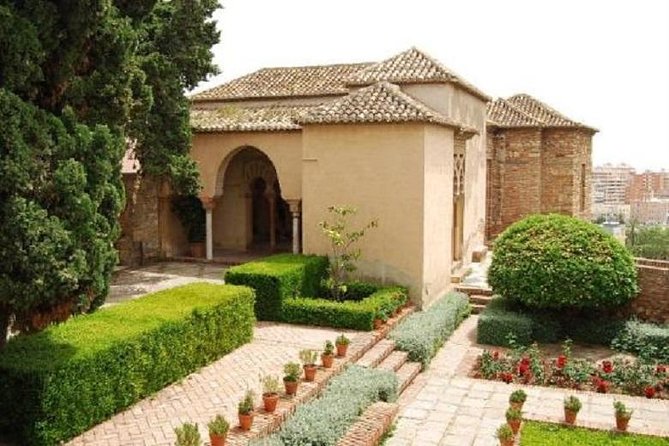 Private Malaga: Alcazaba, Museum, Market, Cathedral & Picasso - Teatro Romano de Malaga from the Outside, Still Worth It