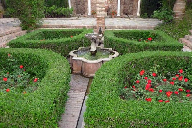 Private Malaga: Alcazaba, Museum, Market, Cathedral & Picasso - Picasso Connections: Outside Views That Set You Up to Want More
