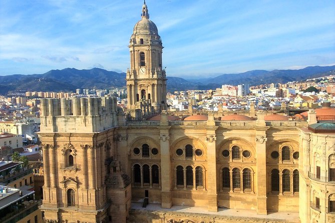 Private tour in Malaga from Costa del Sol - La Calle Larios and Plaza de la Constitución: get your bearings fast