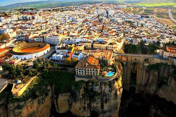 Private Tour of Ronda and Setenil de Las Bodegas - Stop 3: Ronda’s guided 2-hour walk, Plaza de Toros and Puente Nuevo