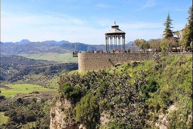 Private Tour of Ronda and Setenil de Las Bodegas - Stop 5: The return drive to Malaga and how to use the last hour