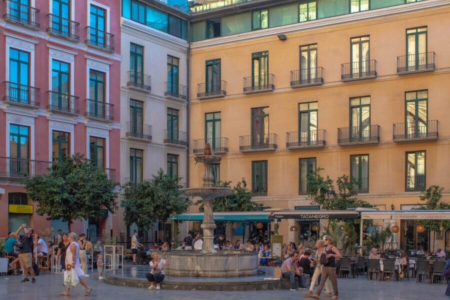 Private walking tour: Cathedral, Alcazaba and Roman Theatre - FAQ