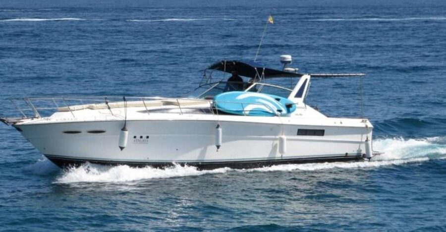 PUERTO BANUS: YACHT RENTAL FOR GROUP 2H - The onboard comfort: solarium, cava, snacks, and your own music