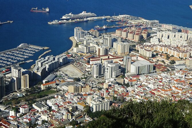 Rock Tour in Gibraltar by Bus with Tickets - Getting there: meeting point, border delays, and how to avoid a stressful start