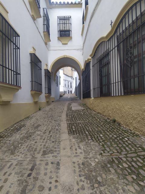 Ronda: 2-Hour Private Walking Tour - The important virgin stop and finishing at Spain Square / Pl. del Socorro
