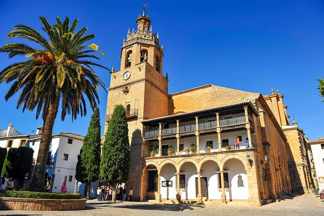Ronda Old Town Walking Tour with Audioguide on Your Smartphone - Balcón del Coño and Spain Square: the views start fast