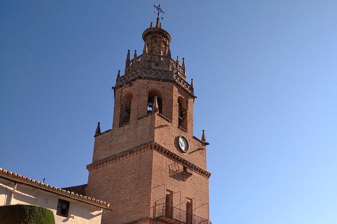 Ronda Self-Guided Audio Tour with Andalucia Travel Expert - Starting at Alameda del Tajo: Lady Goyesca to your first viewpoint