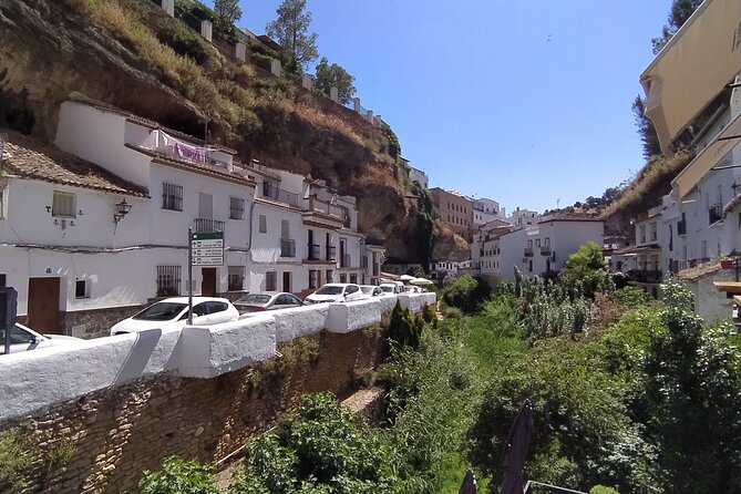 Ronda & Setenil de las Bodegas, land of contrasts / Semi-Private - Ronda’s Historic Center, Alleys, Parks, and Puente Nuevo